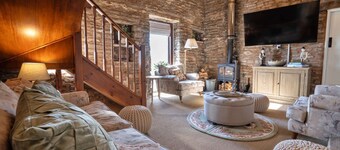 Barn in Peak District With Countryside Views