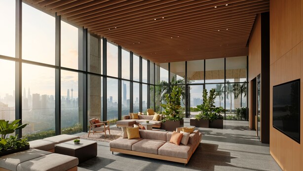Un espacio lounge moderno con un conjunto de sofás, sillones y una mesa de centro. Amplias ventanas ofrecen vistas al horizonte de la ciudad.
