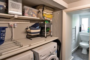Cottage | Bathroom - Cottage in Cornwall Near Porth Beach (Newquay)
