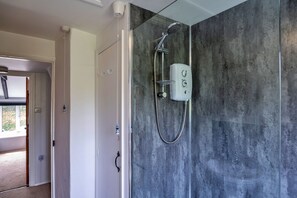 Cottage | Bathroom - Cottage in Cornwall Near Porth Beach (Newquay)