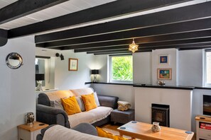 Cottage | Living area