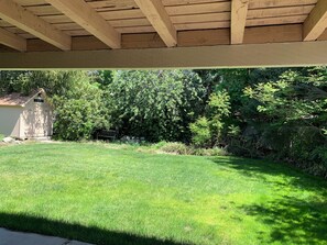 Property grounds - Spacious 5-bedroom house in marvelous Boise with AC, WiFi (Boise)