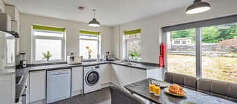 Houseboat in Betws-y-coed, No Deposit
