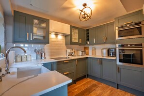 Cottage | Bếp riêng