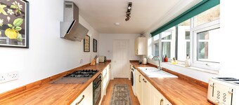 Cottage Near Cleethorpes Beach, No Deposit