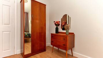 Căn hộ | 2 phòng ngủ, bàn ủi/dụng cụ ủi quần áo