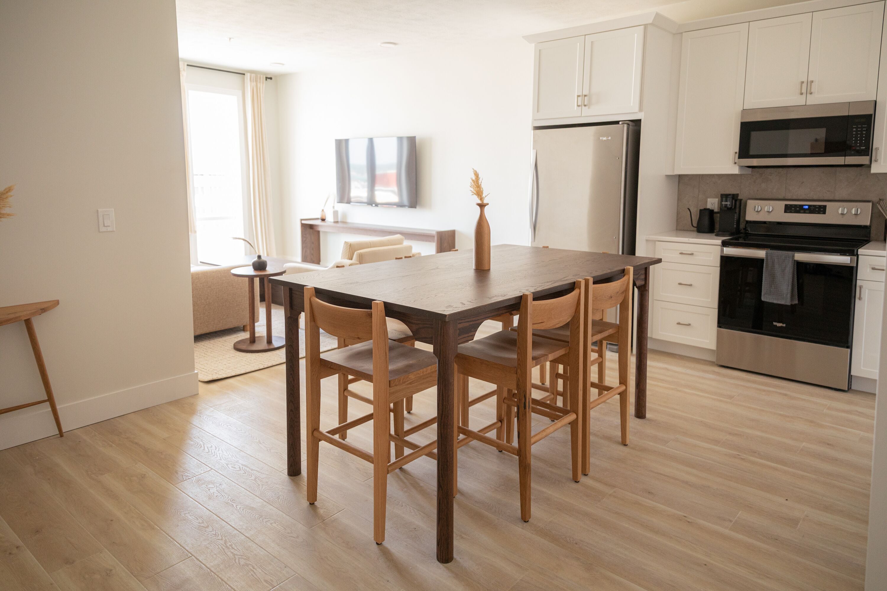 2 Bedroom Apartment (Self Check-in with Virtual Front Desk) | Dining room