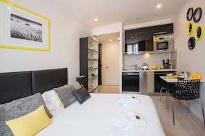 In-room safe, blackout curtains, soundproofing, iron/ironing board - O Carré Croisette (Cannes)