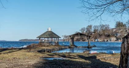 1 Bedroom Cottage #3: Willow Bay