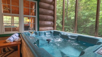 Indoor spa tub