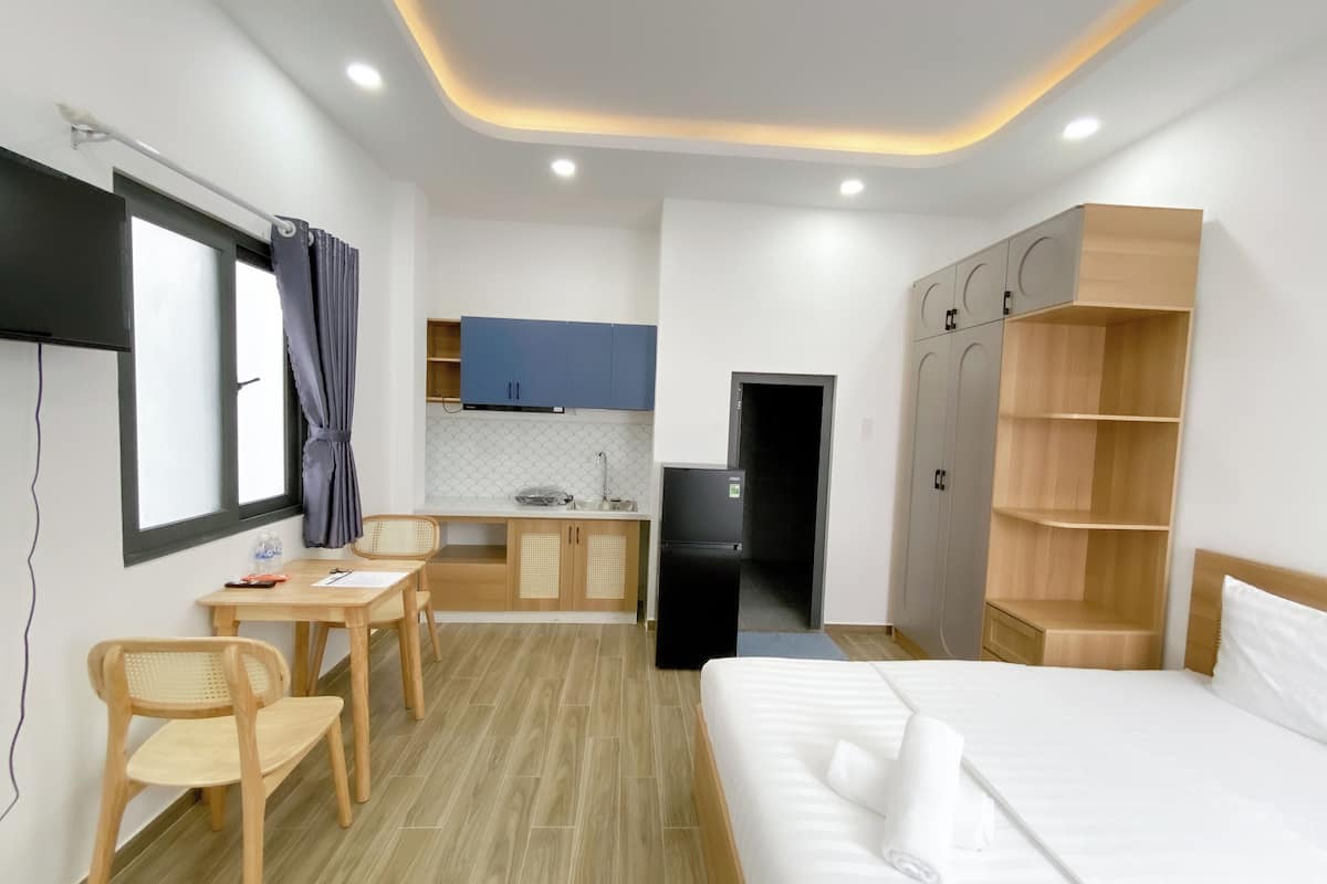 Deluxe Studio | 1 bedroom, individually furnished, desk, laptop workspace