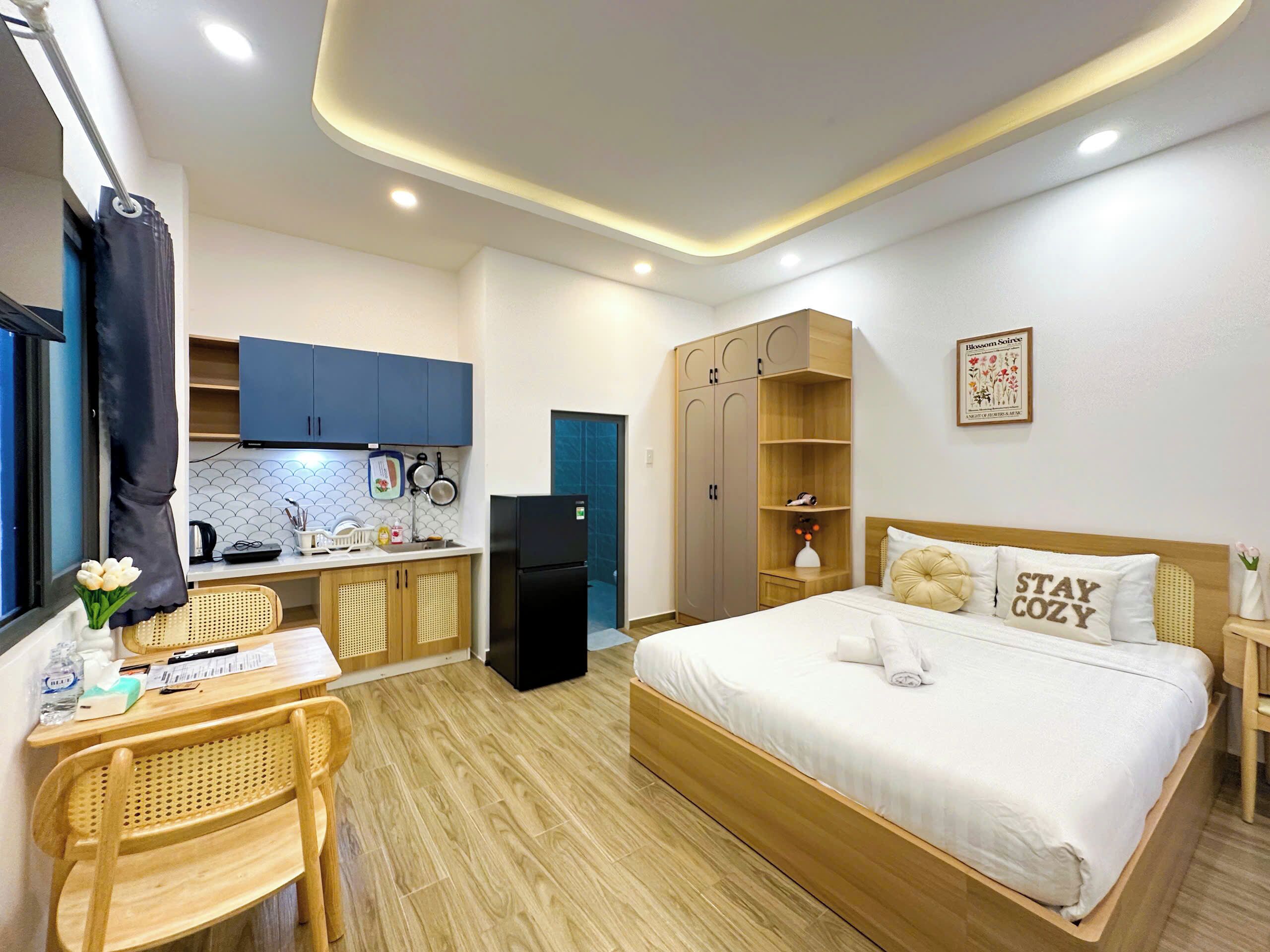 Deluxe Studio | Individually furnished, desk, laptop workspace, blackout drapes