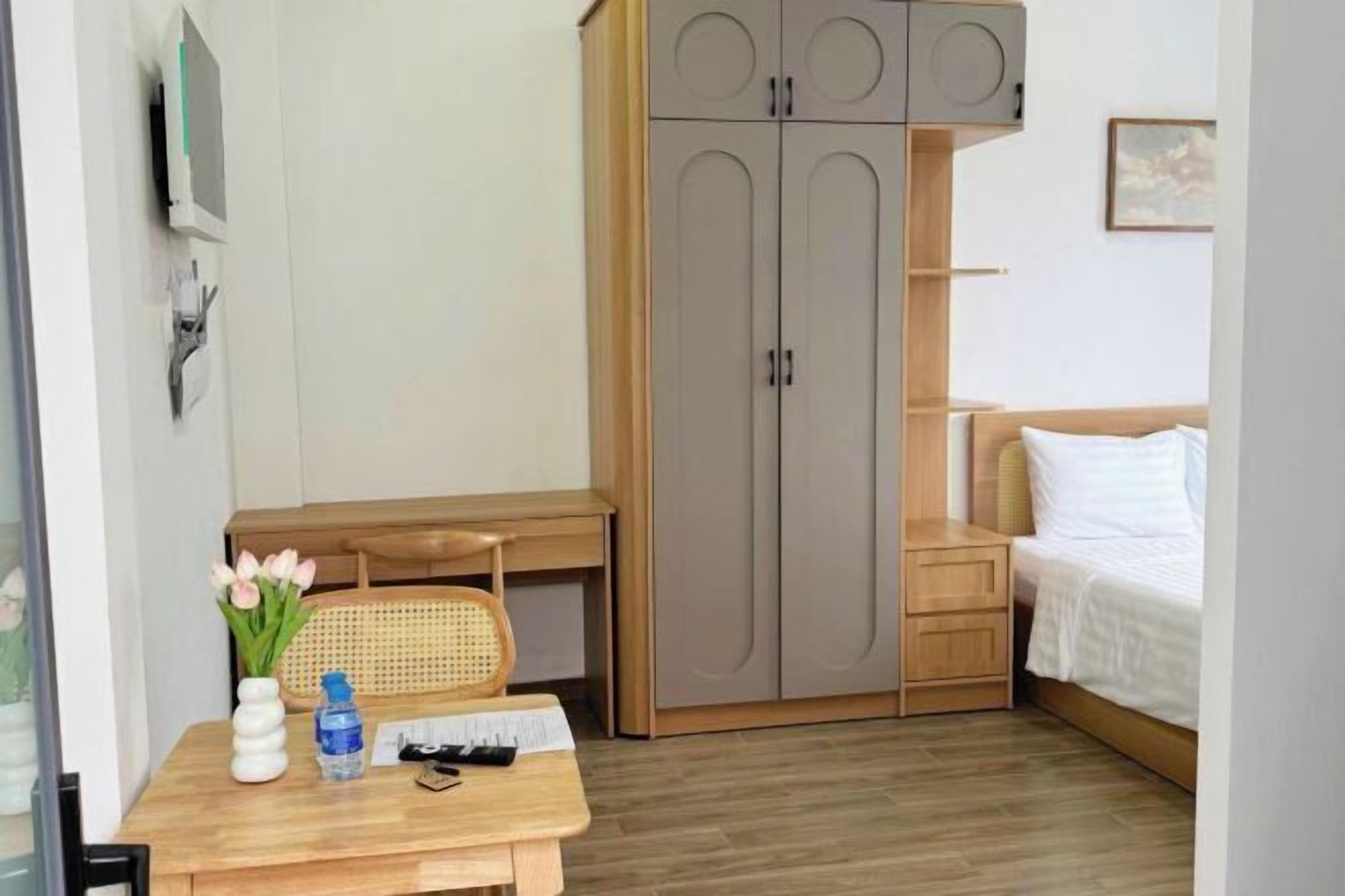 Individually furnished, desk, laptop workspace, blackout drapes