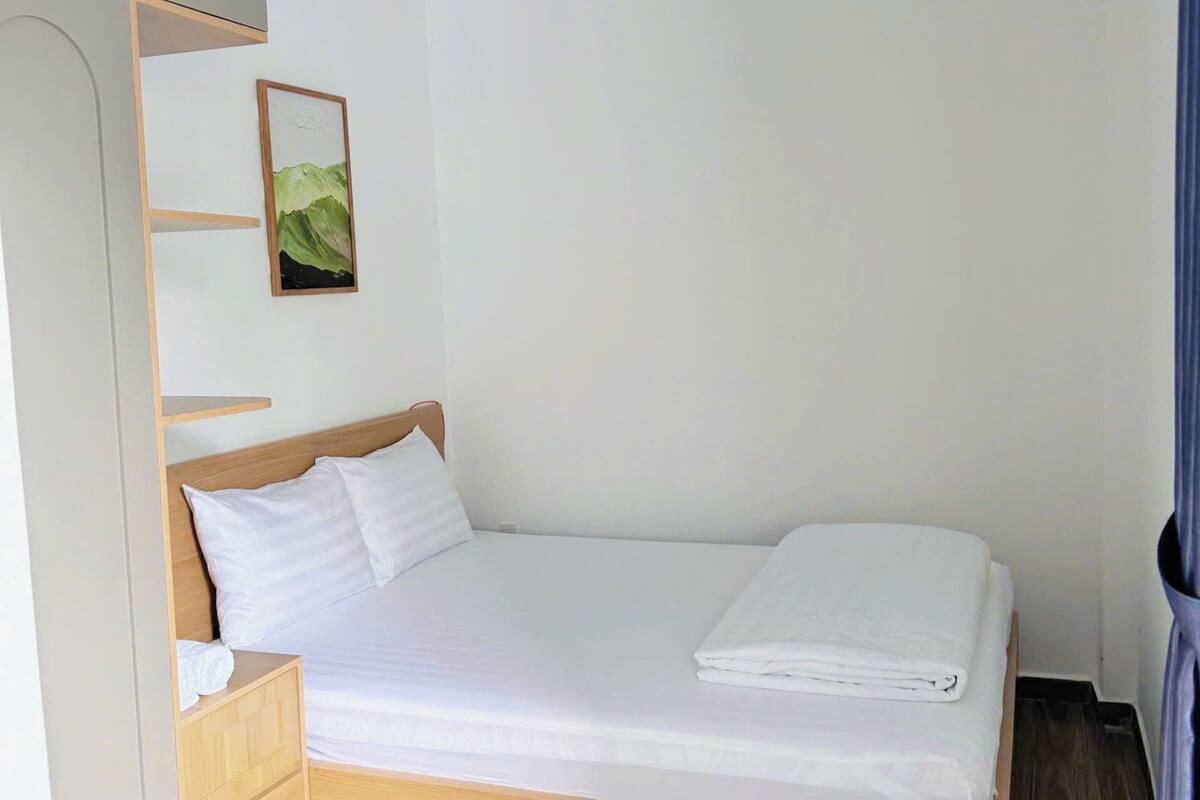 1 habitación, muebles diferentes y escritorio