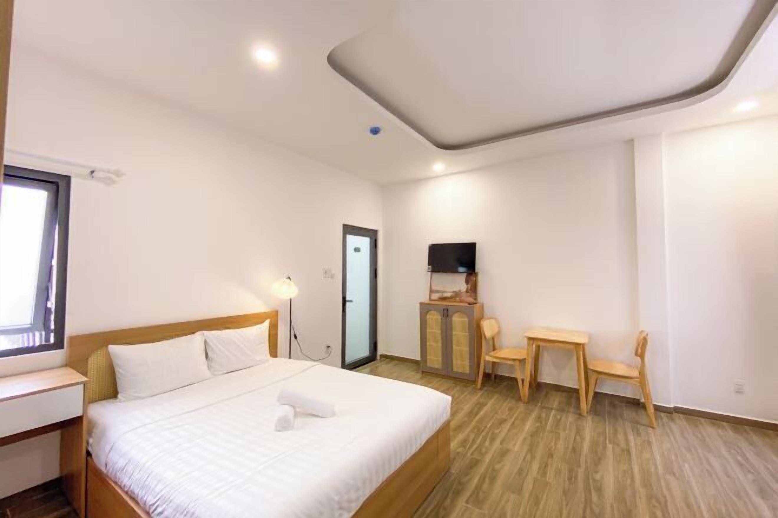 Individually furnished, desk, laptop workspace, blackout drapes