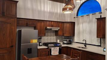 Fridge, microwave, coffee/tea maker, toaster