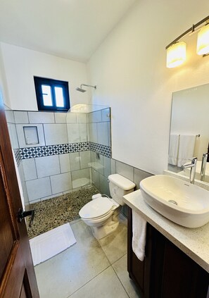 Unclassified image, 3 of 22, button