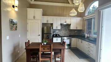 Fridge, microwave, coffee/tea maker, toaster