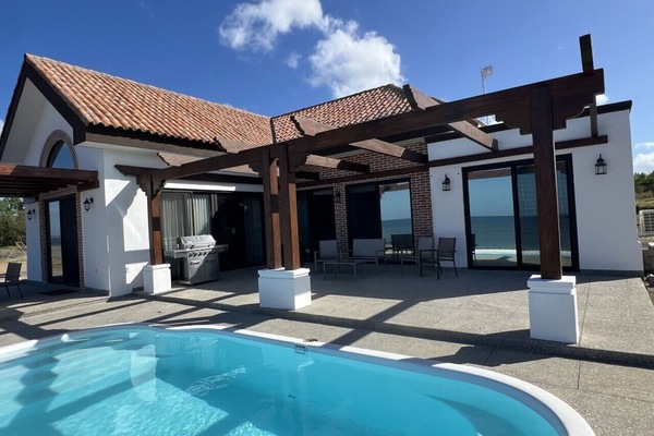 Private Pool and Social Area