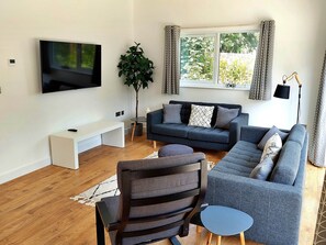 Cottage | Living area - Cottage Near Dartmoor With Hot Tub (Newton Abbot)