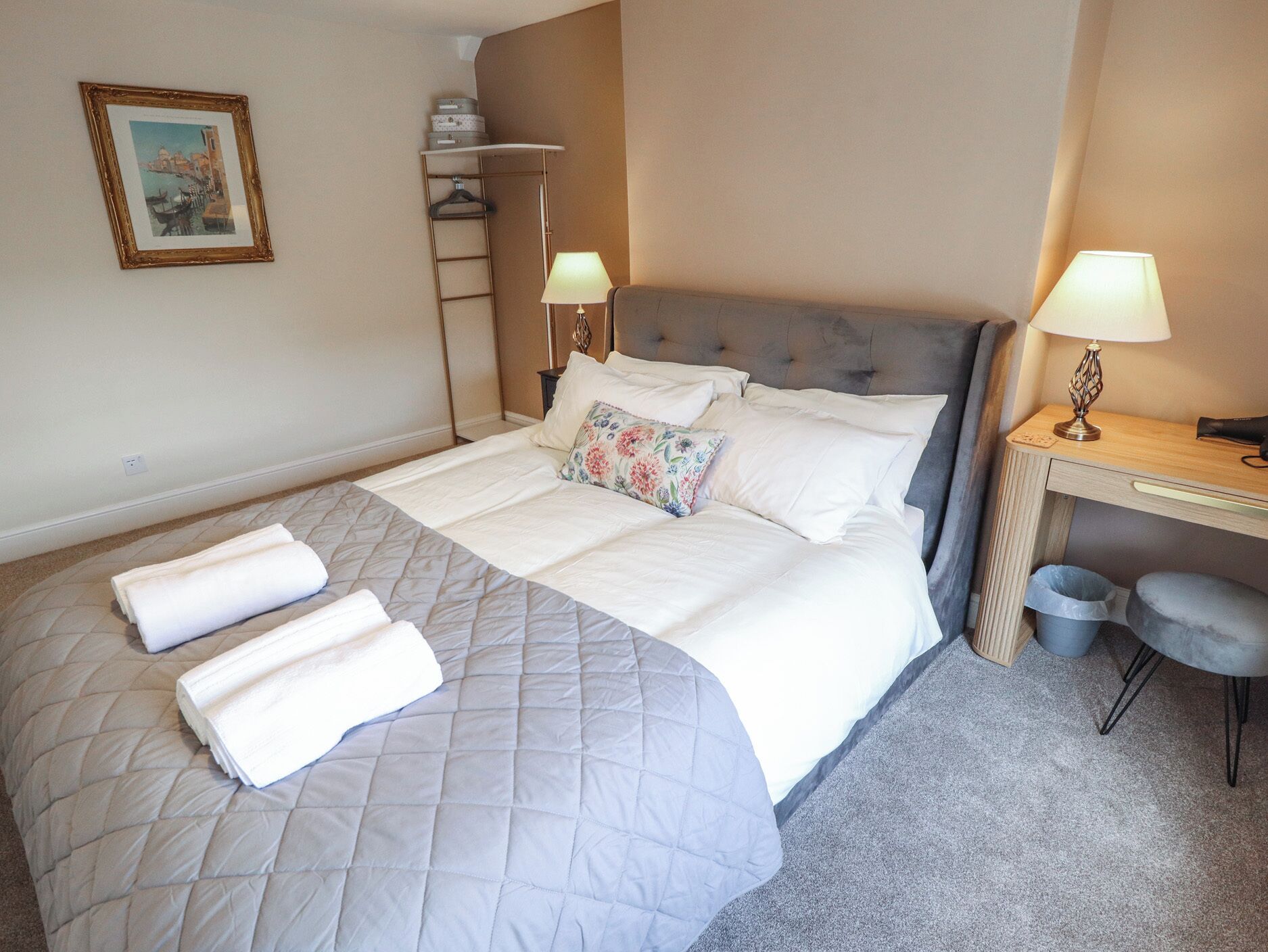 2 bedrooms, individually decorated, individually furnished, free WiFi