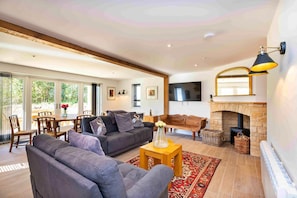 Cottage | Living area