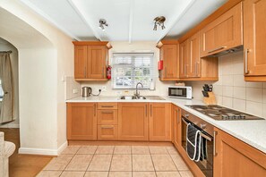 Mökki | Yksityinen keittiö | Syöttötuoli