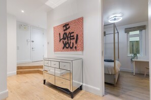3 habitaciones, tabla de planchar con plancha y wifi gratis