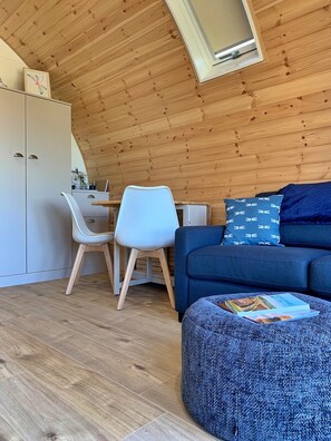 Chalet | Living room - Glamping Pods in Yorkshire Near York & Coast (York)