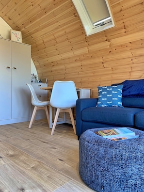 Chalet | Living room - Glamping Pods in Yorkshire Near York & Coast (York)