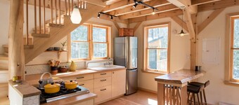 Shackup Cabin— Wood Fired Hot Tub & Near the beach