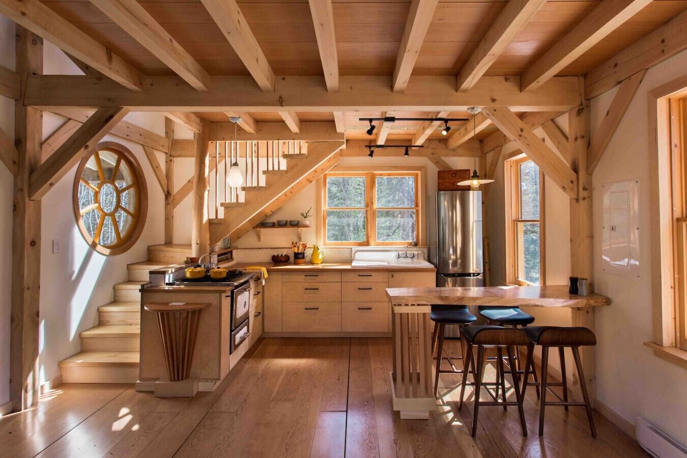 冷蔵庫、オーブン、コンロ、コーヒー / ティーメーカー