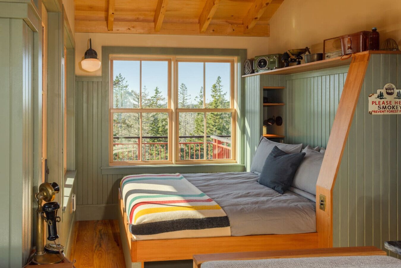 1 bedroom, desk, WiFi, bed sheets