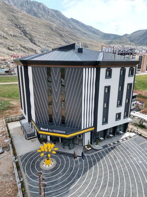 Front of property - Rest By Dedeman Elbistan (Elbistan)