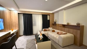 Junior Room | Living area | 55-inch Smart TV with satellite channels - Rest By Dedeman Elbistan (Elbistan)