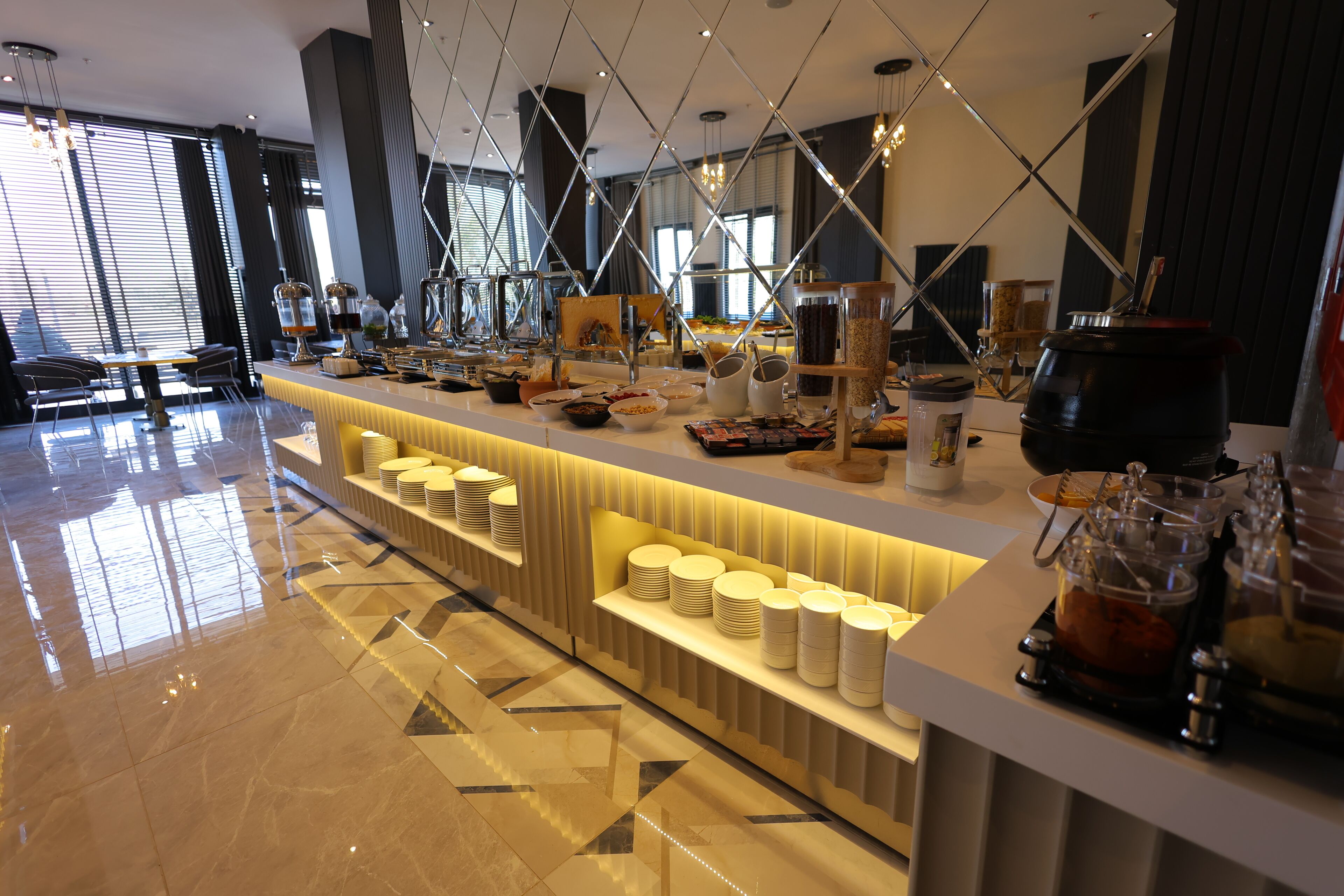 Petit déjeuner buffet servi tous les jours en supplément