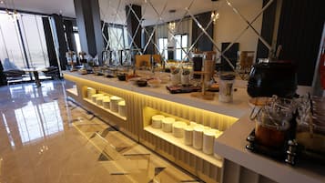 Desayuno buffet todos los días (con cargo)