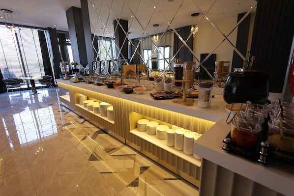 Daily buffet breakfast for a fee - Rest By Dedeman Elbistan (Elbistan)