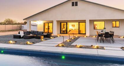 Bocce, Pool+spa, Game Room, Firepit Modern Oasis Yucca Haven by Avantstay