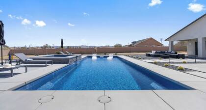 Bocce, Pool+spa, Game Room, Firepit Modern Oasis Yucca Haven by Avantstay