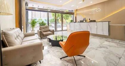 Home Inn Baiyun Hotel (Huai'an Railway Station Mandu Plaza)