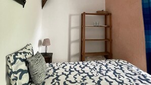 Chambre Confort double ou avec lits jumeaux, patio, vue sur le jardin