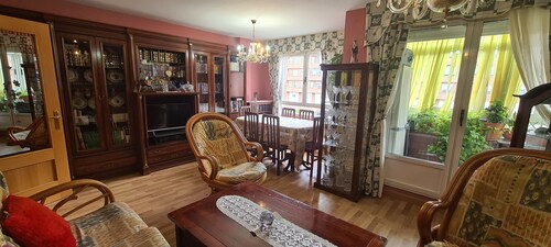 Seasonal apartment rental