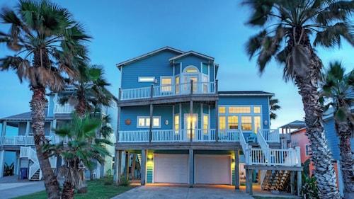 Point Break by Avantstay Ocean View Escape Game Garage Golf Cart Zone