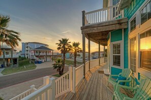 House (3 Bedrooms) | Interior - Point Break by Avantstay Ocean View Escape Game Garage Golf Cart Zone (Port Aransas)
