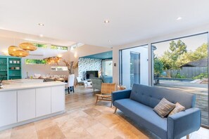 تلفزيون ذكي