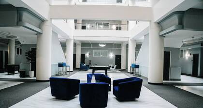 Downtown Indy 1BR - Skywalk to Convention Ctr.