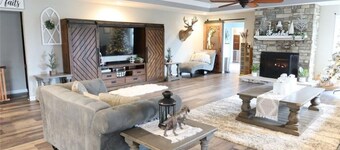 Spacious Estate 5-bedroom Acres of Serenity