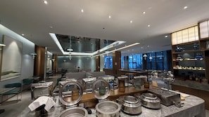 Daily self-service breakfast for a fee - Crystal Hotel Qingdao Shilaoren Beach (Qingdao)