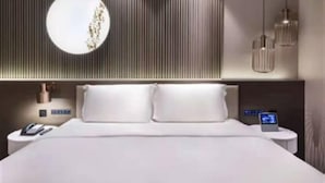 Double Room | Free minibar, free WiFi, bed sheets - Crystal Hotel Qingdao Shilaoren Beach (Qingdao)